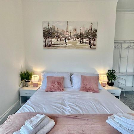Chic Apartment In Central Bournemouth With Parking ภายนอก รูปภาพ