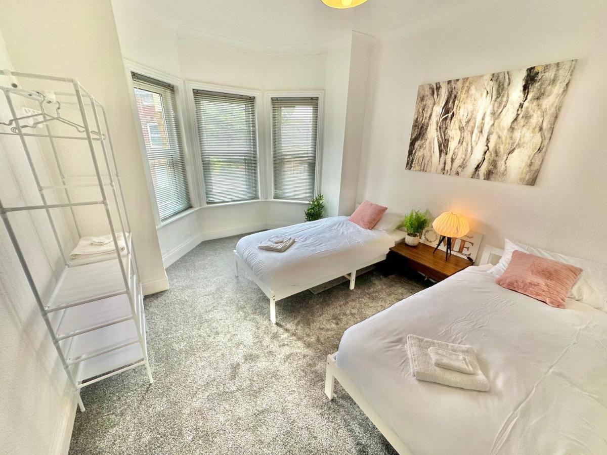 Chic Apartment In Central Bournemouth With Parking ภายนอก รูปภาพ