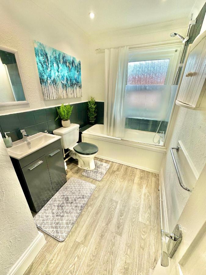 Chic Apartment In Central Bournemouth With Parking ภายนอก รูปภาพ