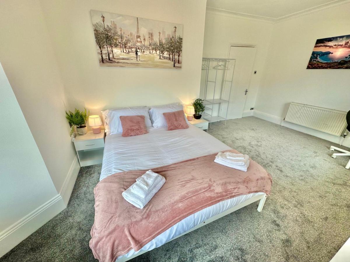 Chic Apartment In Central Bournemouth With Parking ภายนอก รูปภาพ